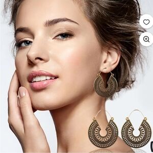 Elegant Gold and Brown Hoop Earrings
